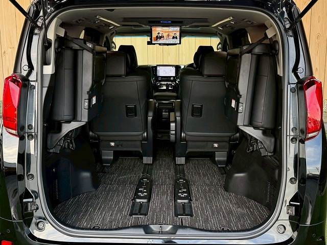 トヨタ アルファードの画像13