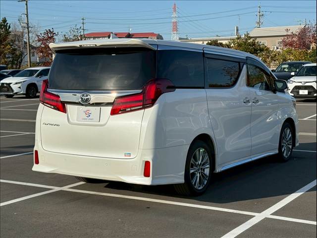 トヨタ アルファードの画像17
