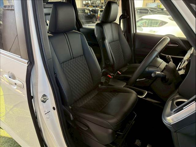 ノアハイブリッドS-Z 内装他