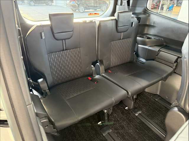 トヨタ ノアハイブリッドの画像7