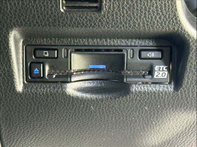 トヨタ ノアハイブリッドの画像12