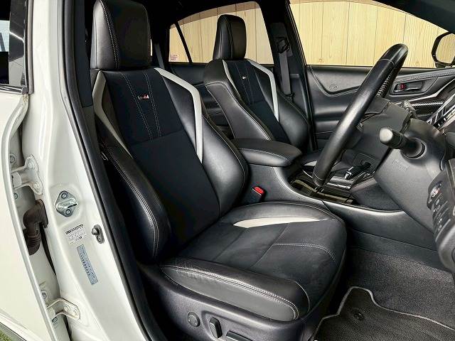ハリアーELEGANCE “GR SPORT” 内装他