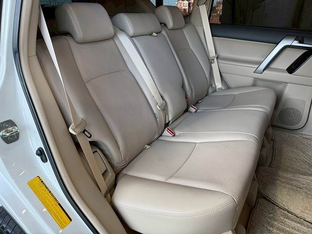 ランドクルーザープラドTX“Lパッケージ・Matt Black Edition” 内装他