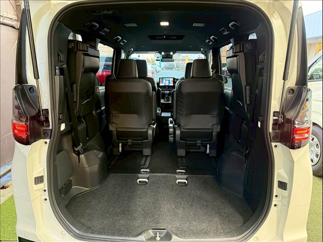 トヨタ ヴォクシーの画像13