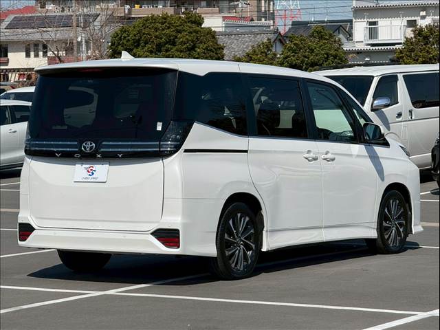トヨタ ヴォクシーの画像16