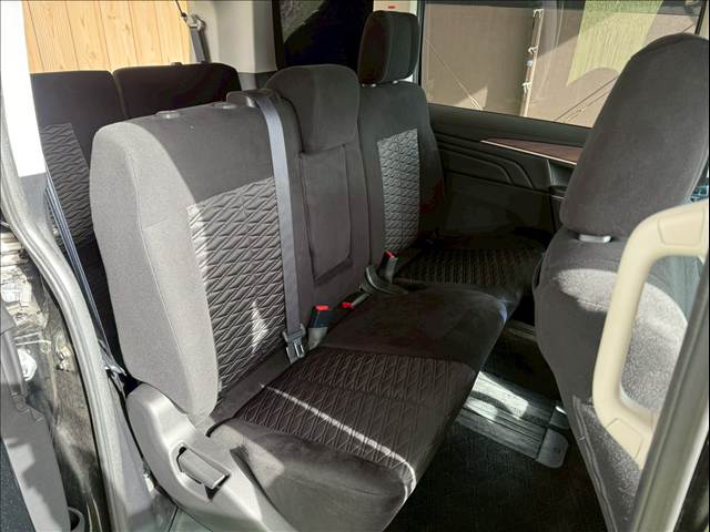 デリカD5P 8人乗り 内装他