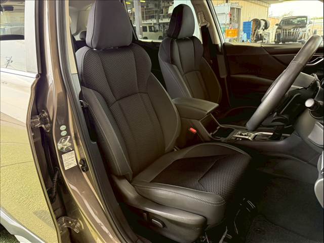 フォレスターハイブリッド Advance 内装他