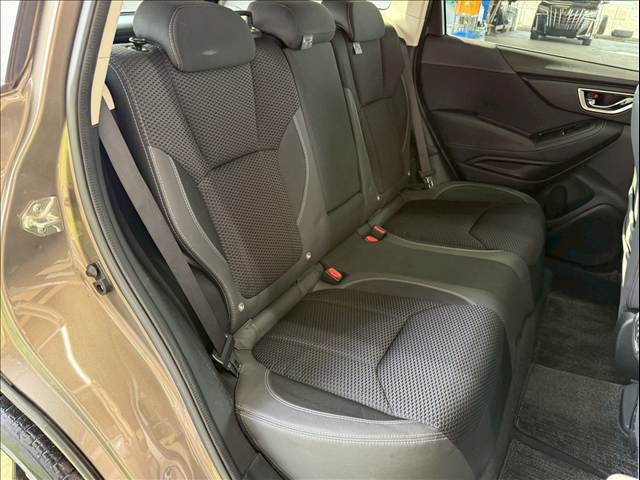 フォレスターハイブリッド Advance 内装他