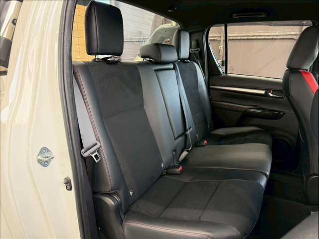 ハイラックスZ“GR SPORT” 内装他