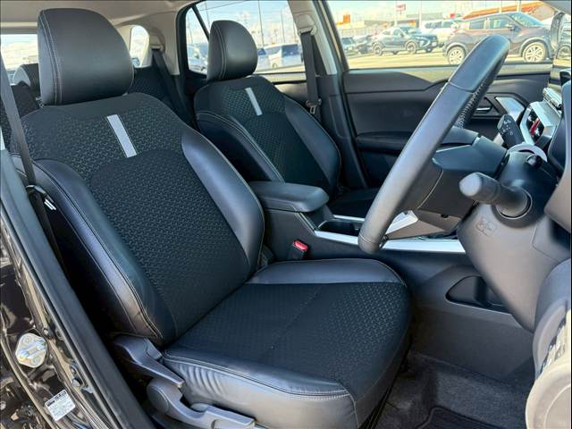 ロッキーPremium G HEV 内装他