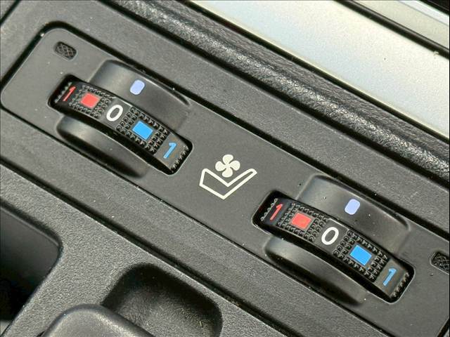 トヨタ&nbsp;ランドクルーザープラドの画像9