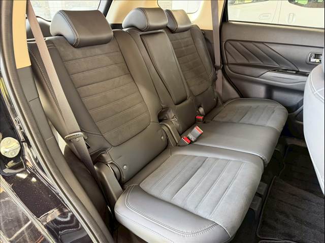 アウトランダーPHEV□G Limited Edition 内装他