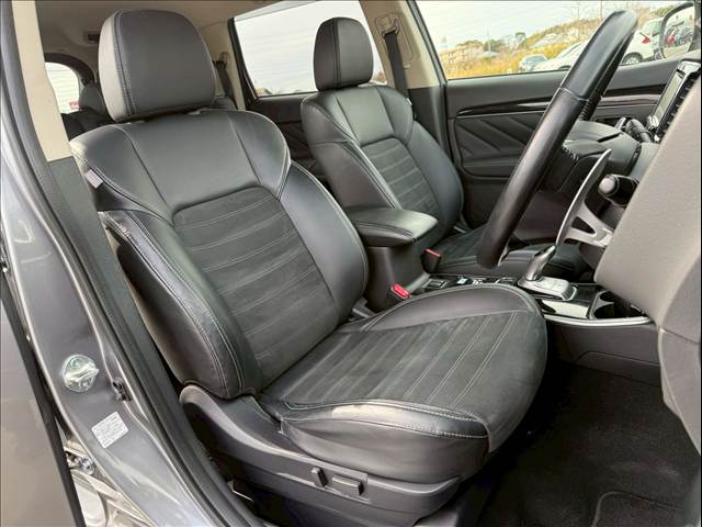 アウトランダーPHEVG 内装他