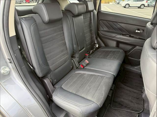 アウトランダーPHEVG 内装他