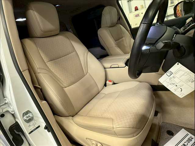 トヨタ ランドクルーザー300系の画像5