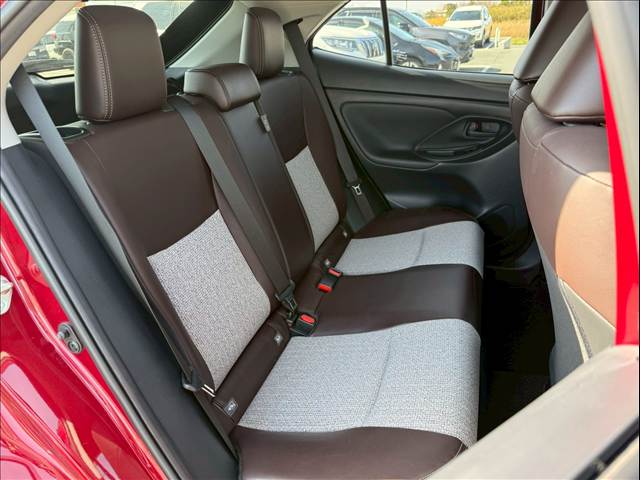 ヤリスクロスHYBRID Z 内装他