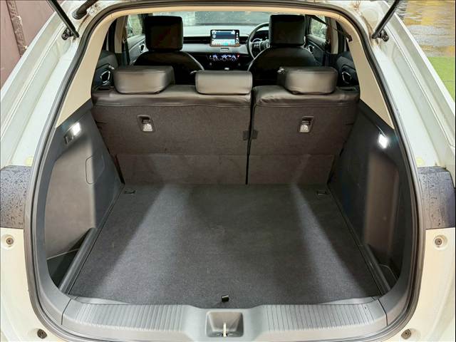 ホンダ&nbsp;ヴェゼルハイブリッドの画像13