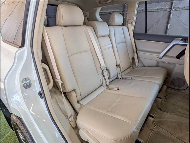 ランドクルーザープラドTX“Lパッケージ” 内装他