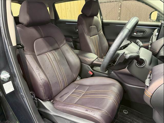 ZR-Ve:HEV Z 内装他