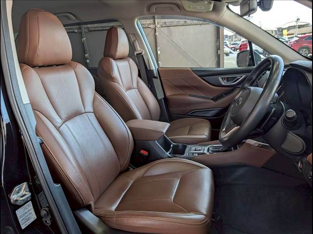 フォレスターハイブリッド Advance 内装他