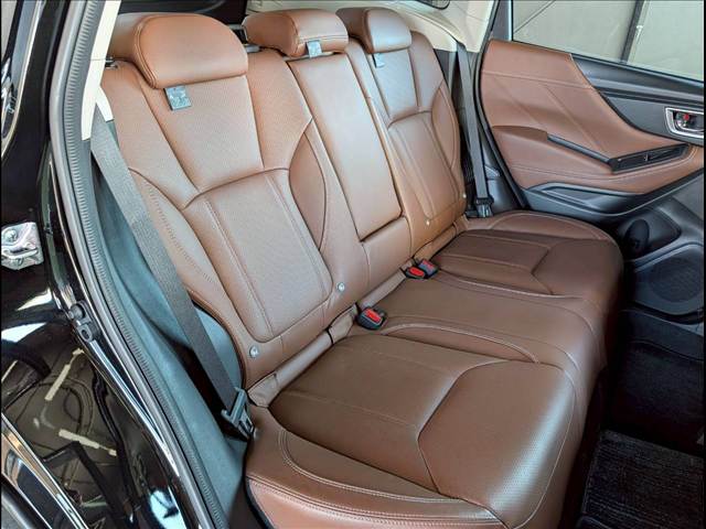 フォレスターハイブリッド Advance 内装他