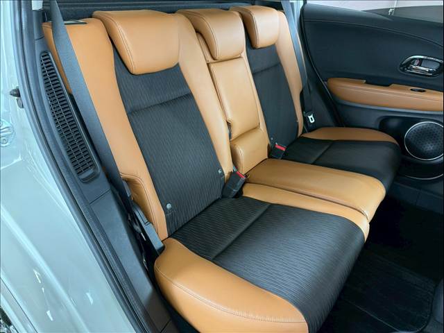 ヴェゼルハイブリッドHYBRID Z Honda SENSING 内装他