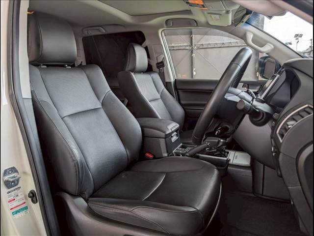 トヨタ&nbsp;ランドクルーザープラドの画像5