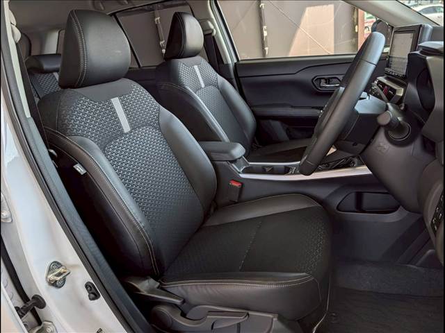 ロッキーPremium G HEV 内装他