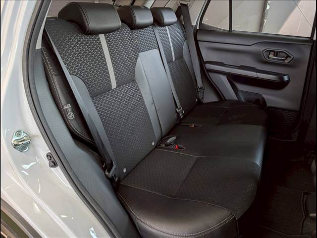 ロッキーPremium G HEV 内装他