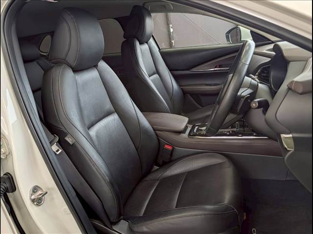 CX-30XD L Package 内装他