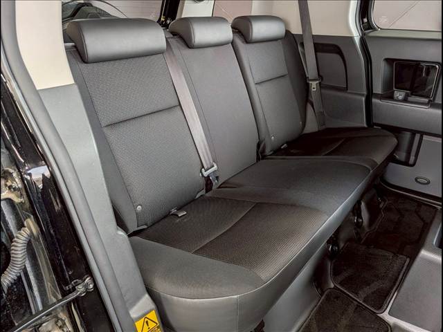 FJクルーザーカラ-パッケージ 内装他