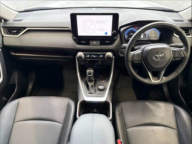 トヨタRAV4G “Z package” 内装他