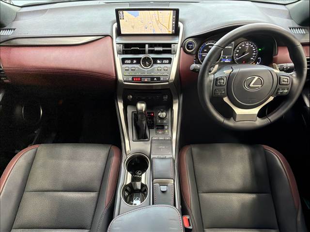 NXNX300h スパイス&シック 純正10.3インチナビ/アラウンドビューモニター/ブラインドスポットモニター/サンルーフ/電動リアゲート/クリアランスソナー/シートヒーター/ステアリングヒーター/ベンチレーションシート/ETC 内装他