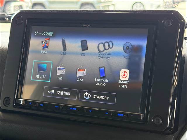 ジムニーＸＣ　ケンウッド８型ナビ／クルーズコントロール／ＬＥＤヘッドライト／シートヒーター／スマートキー／衝突軽減ブレーキ／車線逸脱警告／ヘッドライトウォッシャー／オートエアコン／オートライト 内装他