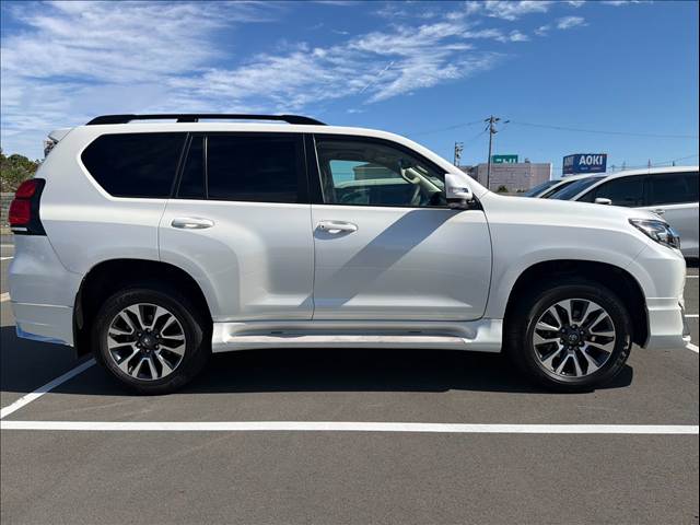 トヨタ ランドクルーザープラドの画像18