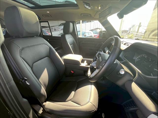 DEFENDER110 S D300 内装他