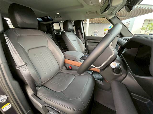 DEFENDER110 S D300 内装他