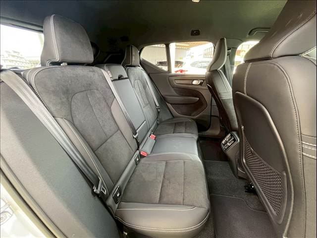 XC40Ultimate B4 AWD Dark Edition 内装他