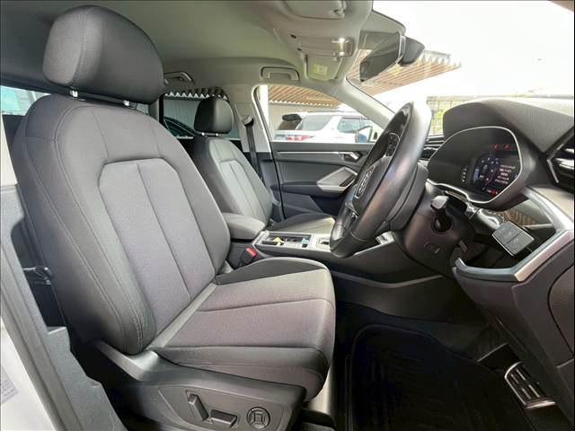 Q335 TDI quattro advanced 内装他