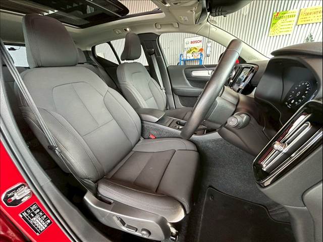 XC40B4 AWD Momentum 内装他