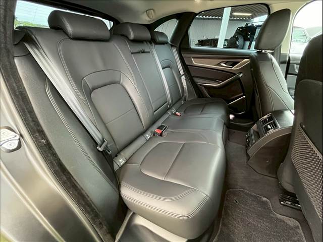 F-PACED200 内装他