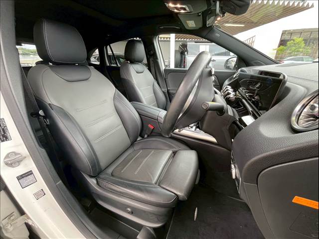 GLA-CLASSGLA 200d 4MATIC AMGライン 内装他