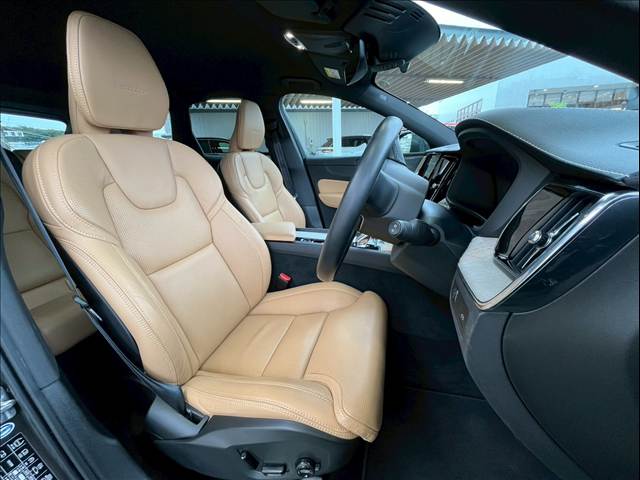 XC60B5 AWD Inscription 内装他