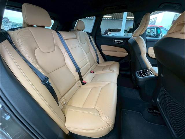 XC60B5 AWD Inscription 内装他