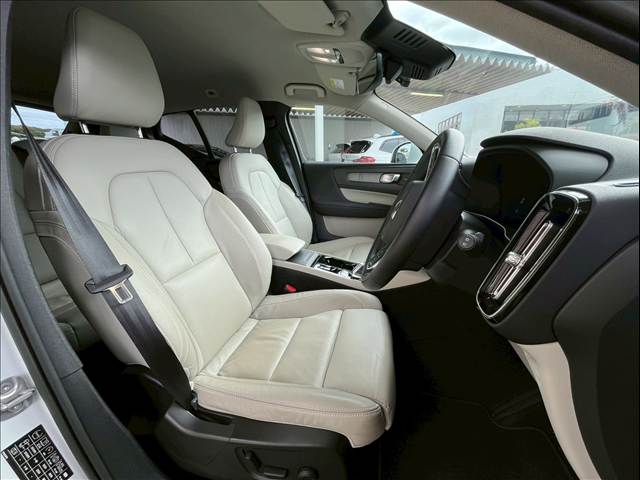 XC40Ultimate B4 AWD 内装他