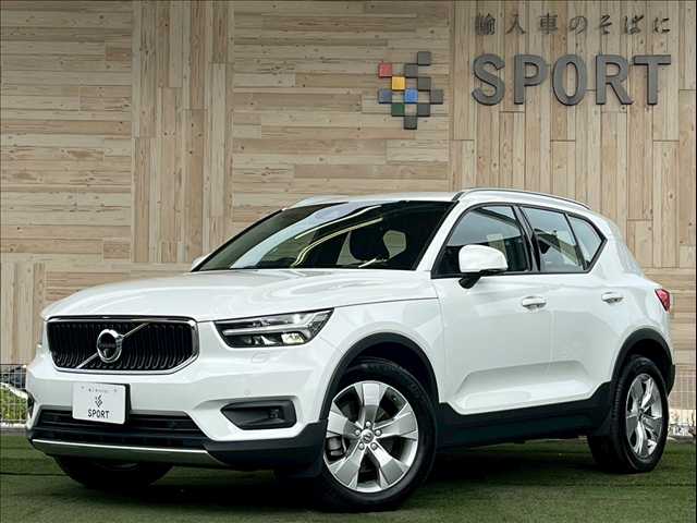 ボルボ XC40 B4 Momentum 外観