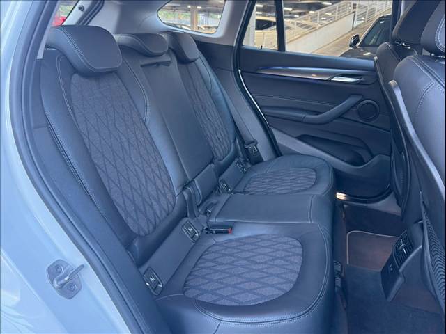 X1xDrive18d xLine Edition Joy+ 内装他