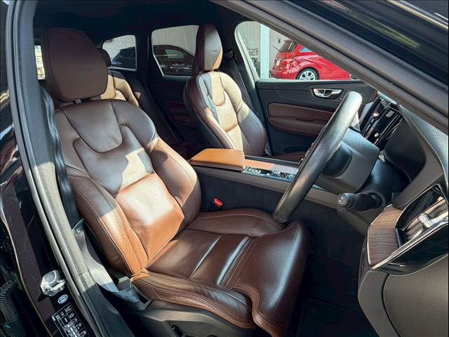 XC60D4 AWD インスクリプション 内装他