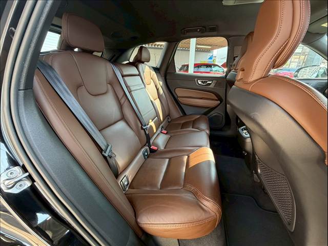 XC60D4 AWD インスクリプション 内装他