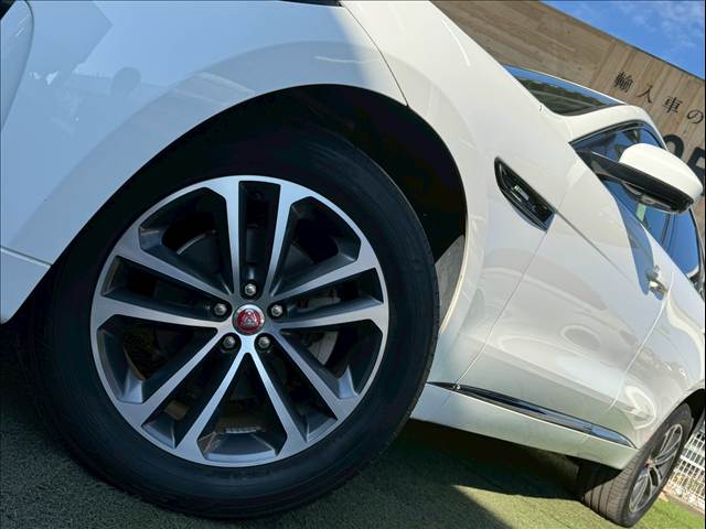 ジャガー F-PACEの画像19